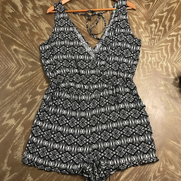 Decree Other - Juniors black and white romper Decree Other - Juniors black and white romper